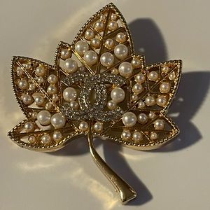 Gold Pearl Pin Brooch